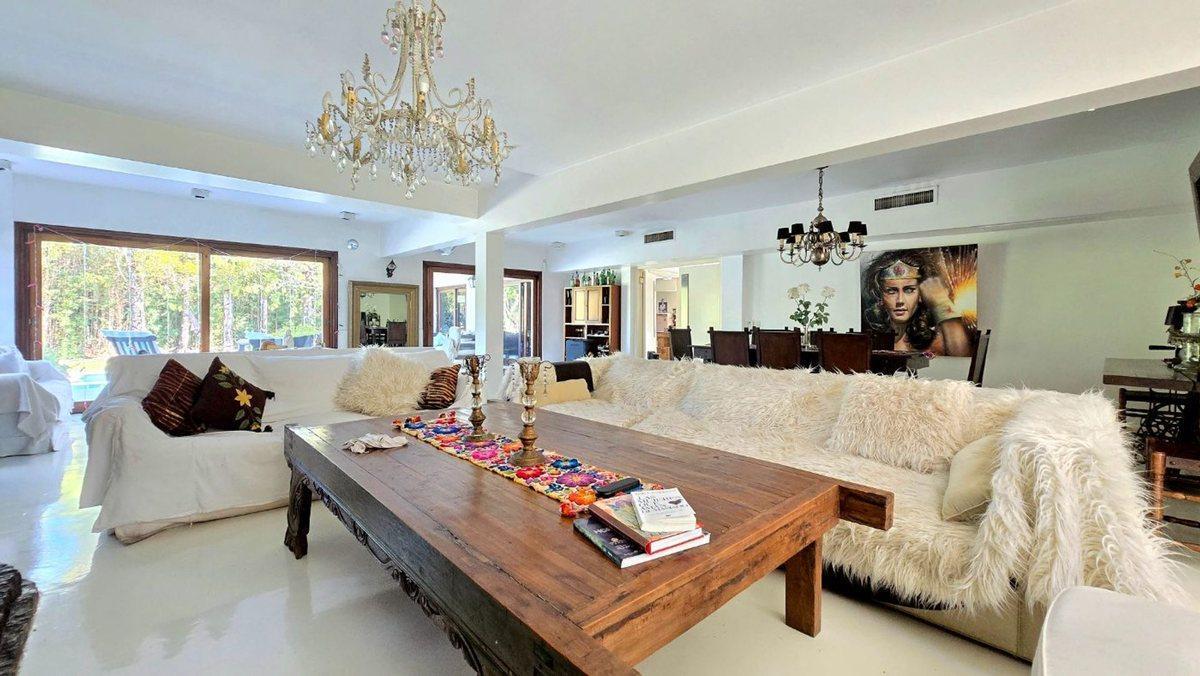 Foto de VENTA CASA 5 AMB CON PISCINA LOMAS DE SAN ISIDRO, imagen 3