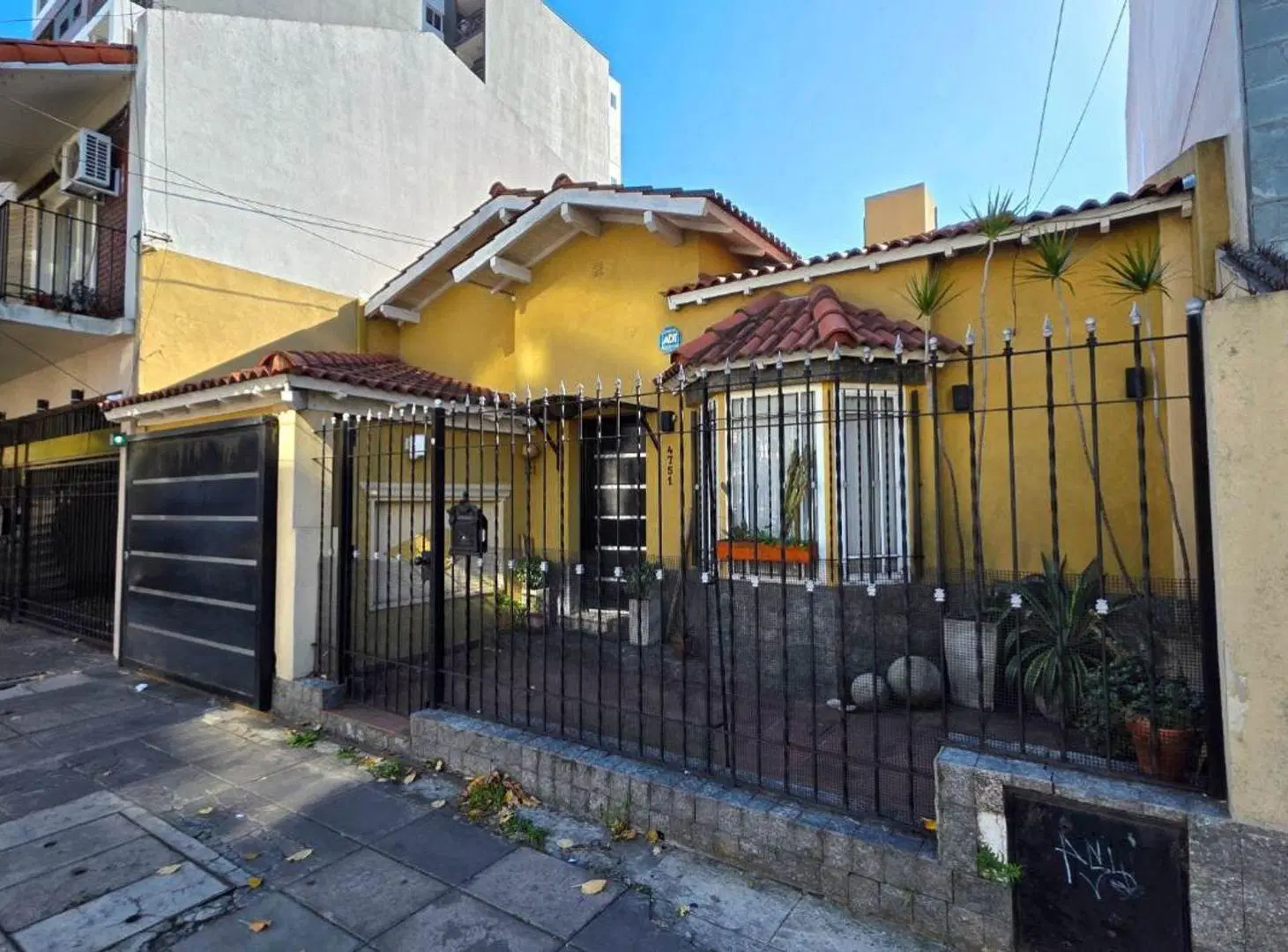 CASA VENTA CASEROS 5 amb con jardin y piscina 3