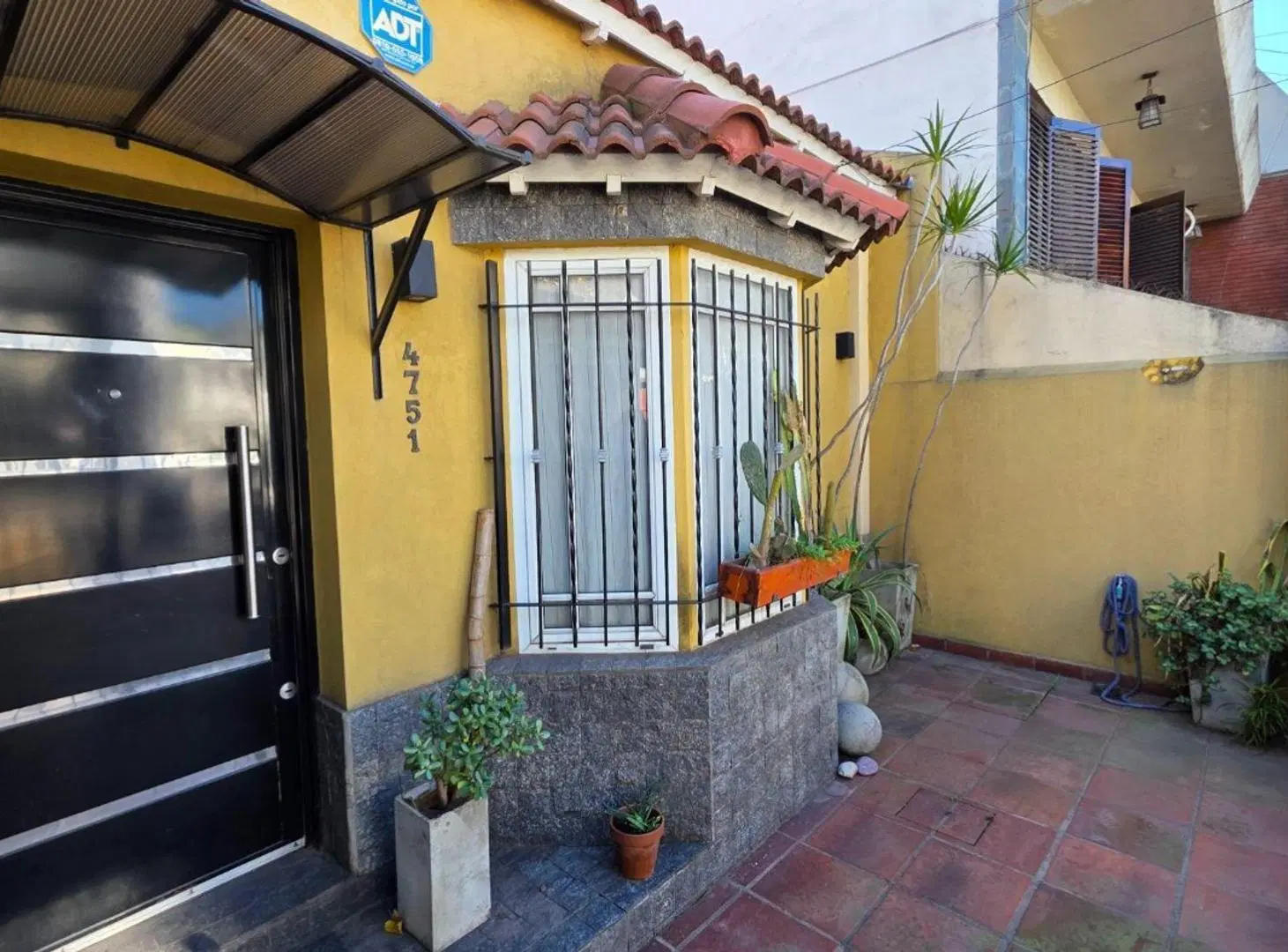CASA VENTA CASEROS 5 amb con jardin y piscina 4
