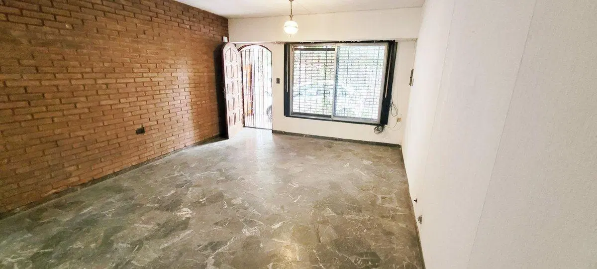 Casa en venta en Munro, lote propio, cochera 3
