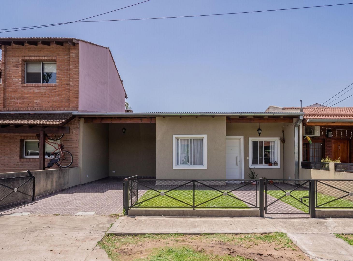 Foto de ALQUILER CASA EN BARRIO ALTOS DE PACHECO BENAVIDEZ, imagen 1