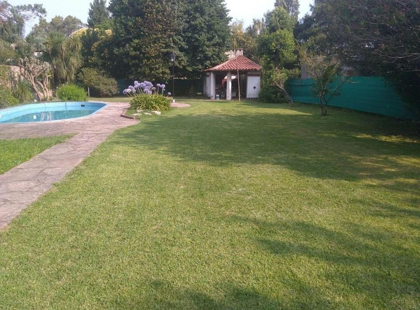 Foto de VENTA CASA QUINTA EN MORENO CON PILETA, imagen 1