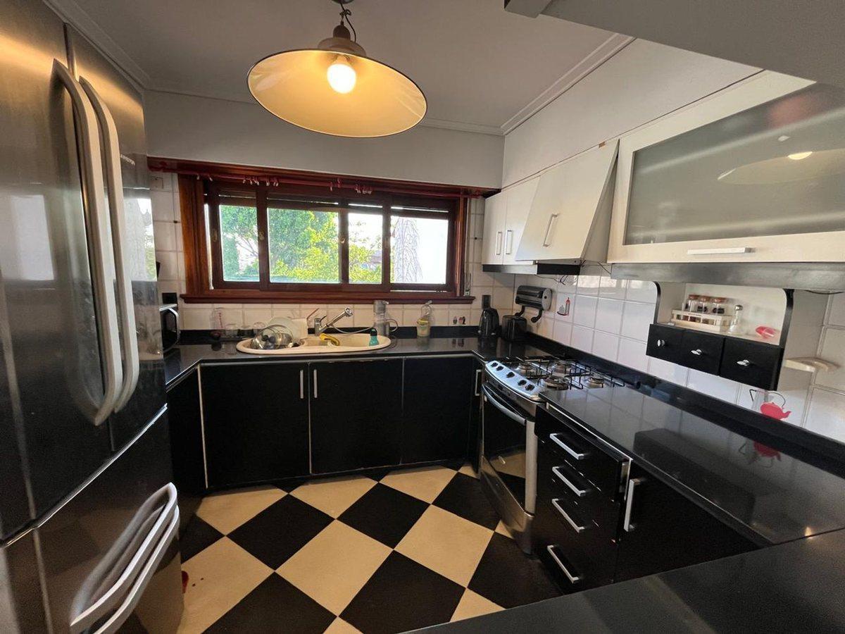 Foto de VENTA CASA 5 AMBIENTES EN LANUS APTA CREDITO, imagen 1
