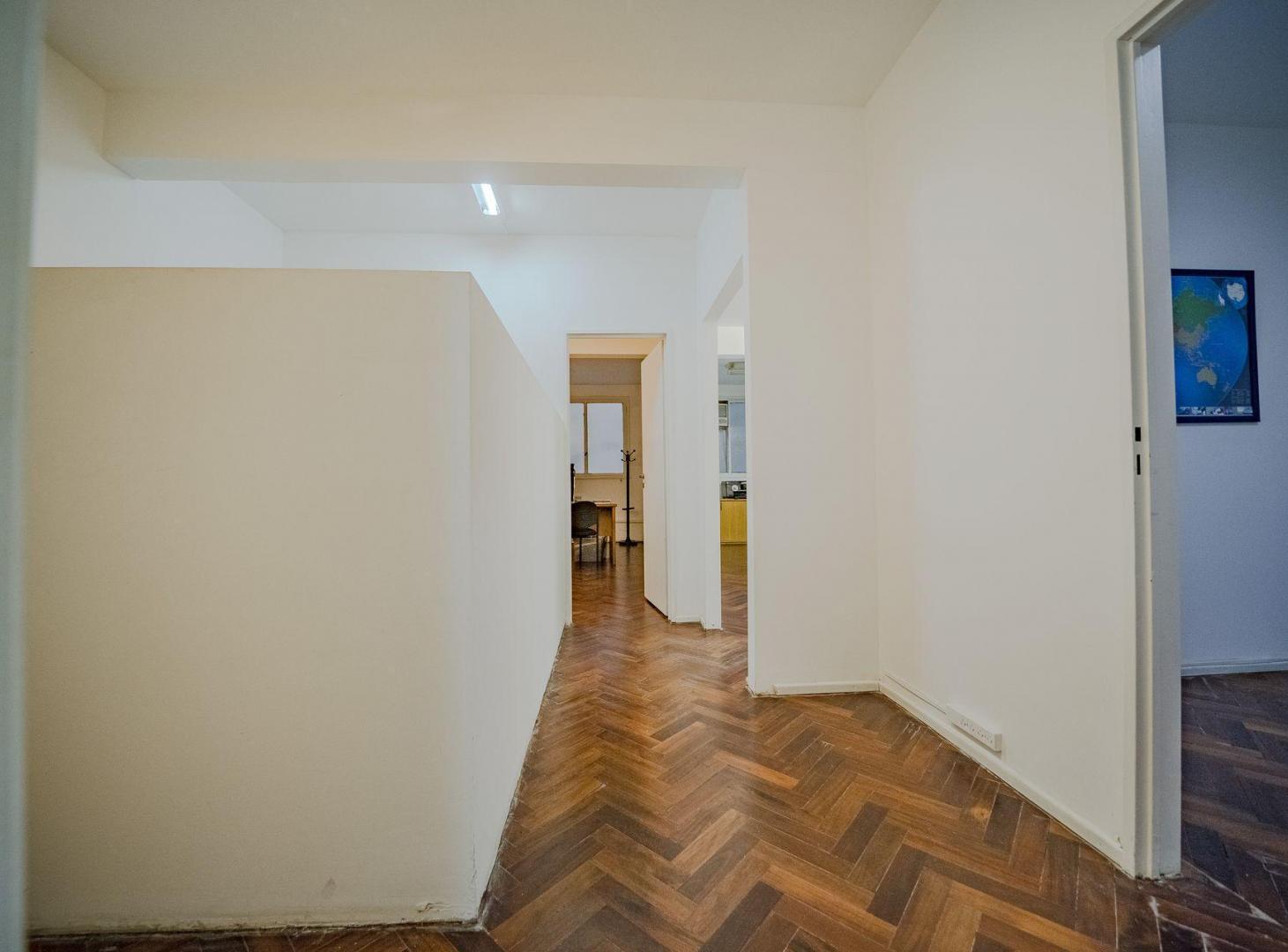 Foto de VENTA OFICINA SAN NICOLAS, imagen 4