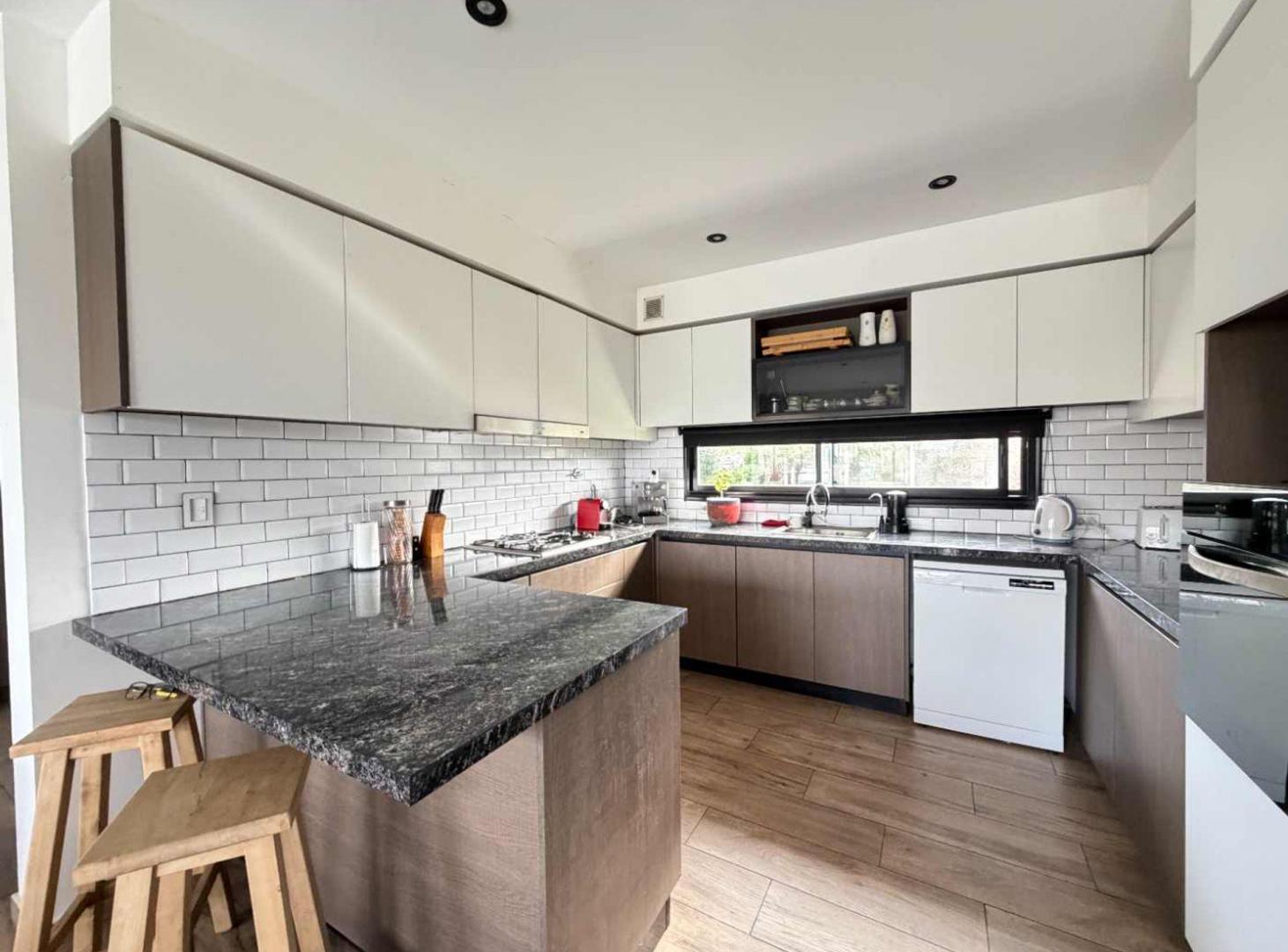 Foto de Venta Casa ESCRITURADA San Sebastián AREA 6 Pilar, imagen 4
