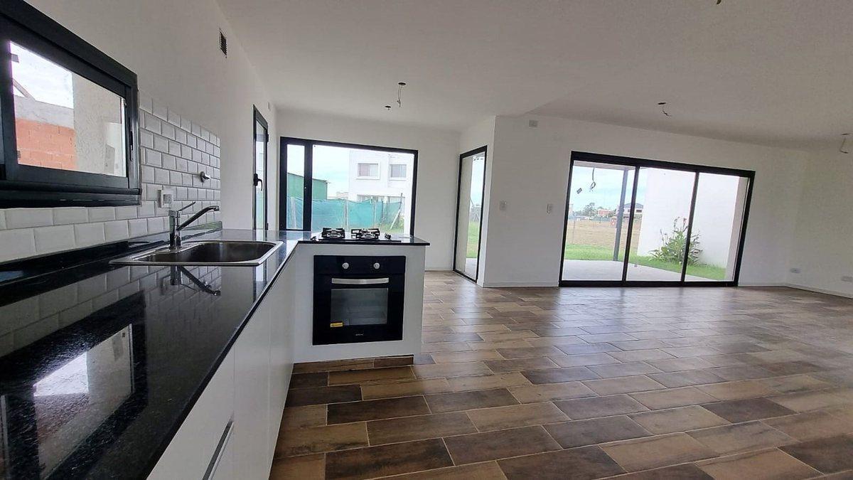 Foto de Casa 4 ambientes a la venta en Barrio Santo Tomás, imagen 5
