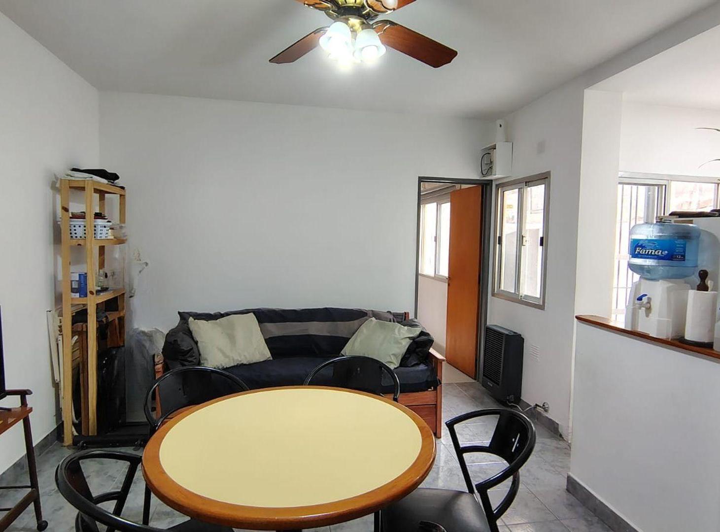 Foto de VENTA DEPARTAMENTO 2 AMB CON PATIO MONTE CASTRO, imagen 4