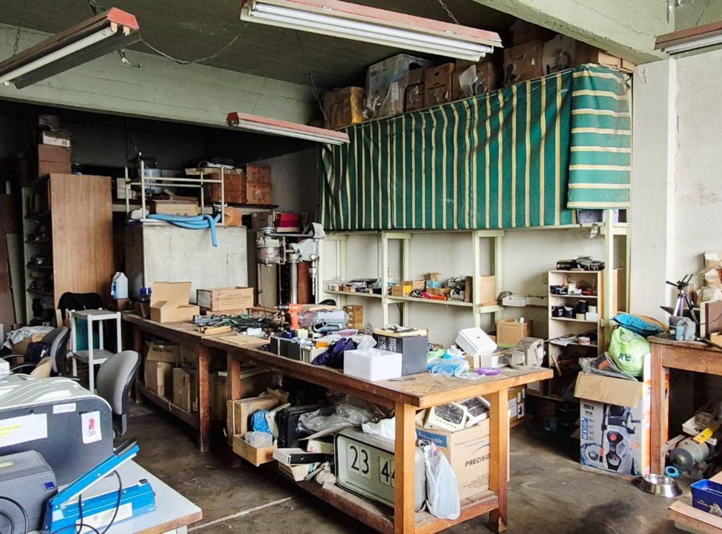 Foto de DEPÓSITO / INMUEBLE COMERCIAL EN VENTA – OLIVOS, imagen 4