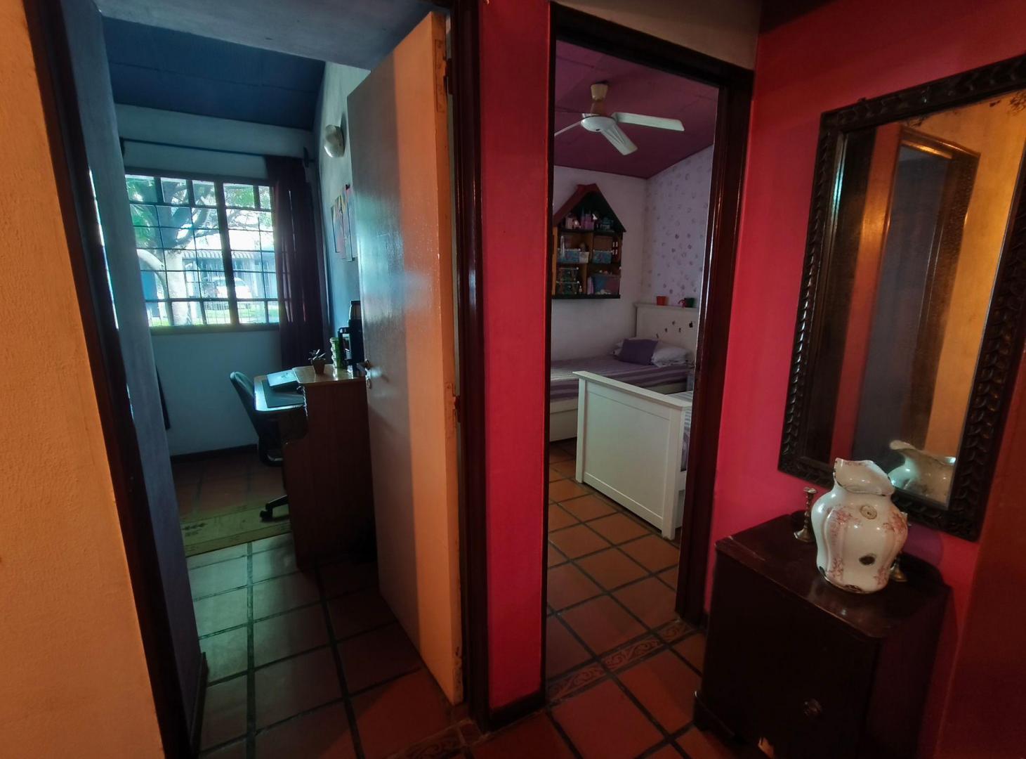 Foto de Casa 4 Amb. con Parque en Barrio FOECYT, imagen 2