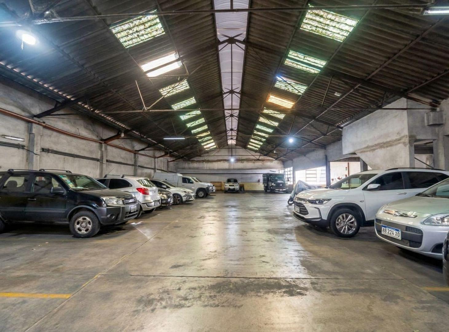 Foto de COCHERA EN VENTA AV. RIVADAVIA 10900 LINIERS CABA, imagen 1