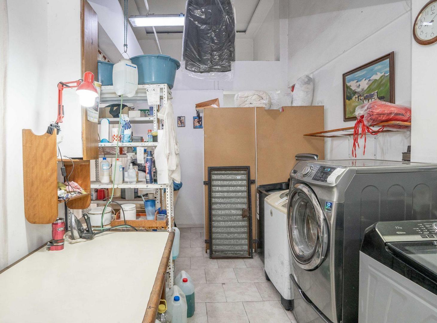 Foto de LOCAL A LA VENTA EN UNA INMEJORABLE ZONA DE LANUS, imagen 2