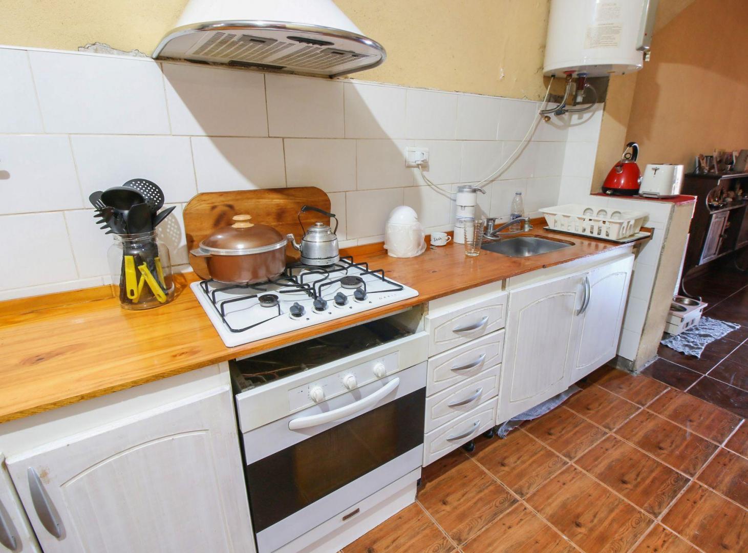 Foto de VENTA 4 AMB EN BURZACO CON JARDIN Y POTENCIAL, imagen 1