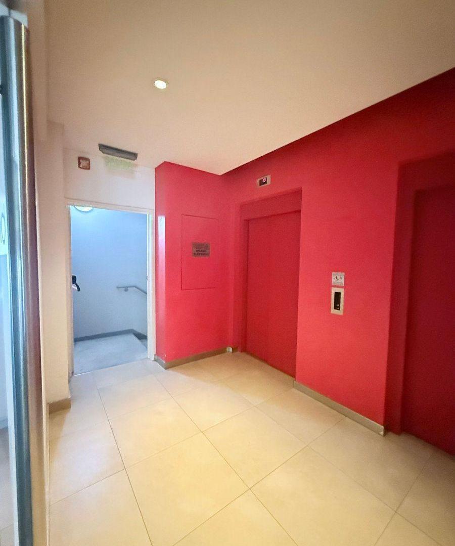 Foto de VENTA OFICINA PISO COMPLETO AZOPARDO 451, imagen 3