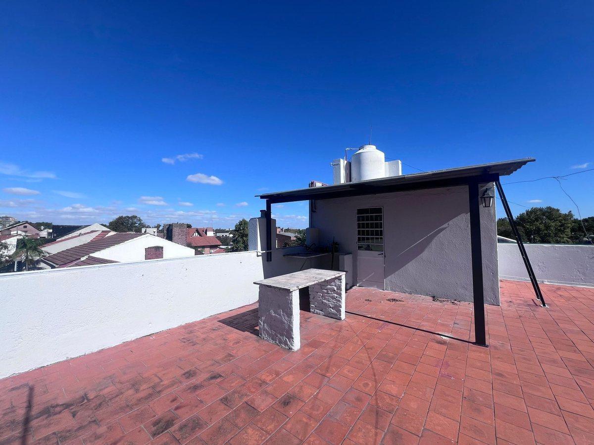 Foto de VENTA PH 3 AMBIENTES + LOCAL MARTINEZ, imagen 2