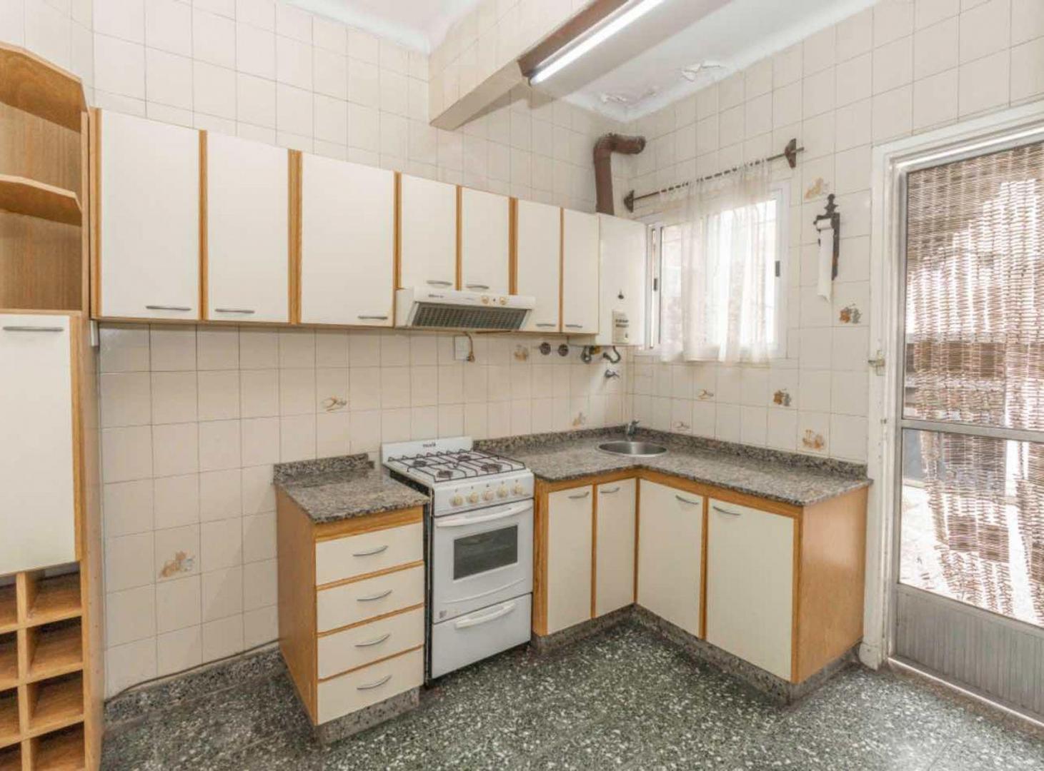 Foto de PH 3 AMB C/PATIO Y PARRILLA EN VENTA EN MARTINEZ, imagen 1