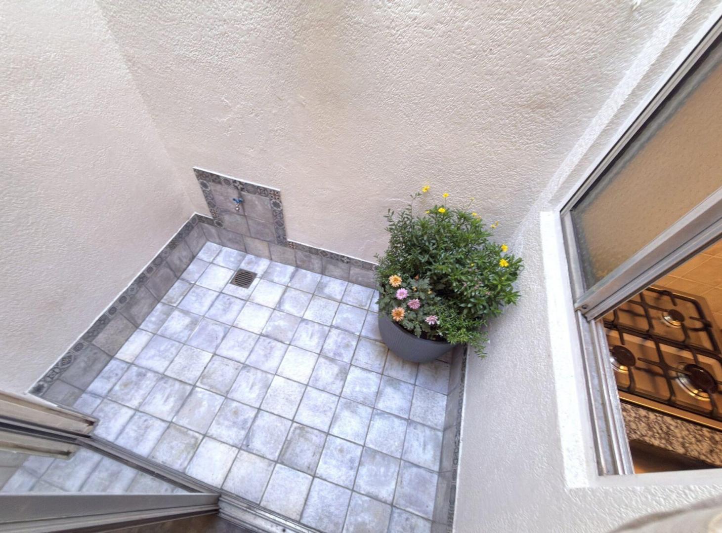 Foto de PH VENTA COLEGIALES 2 AMB CON PATIO- APTO CREDITO, imagen 2