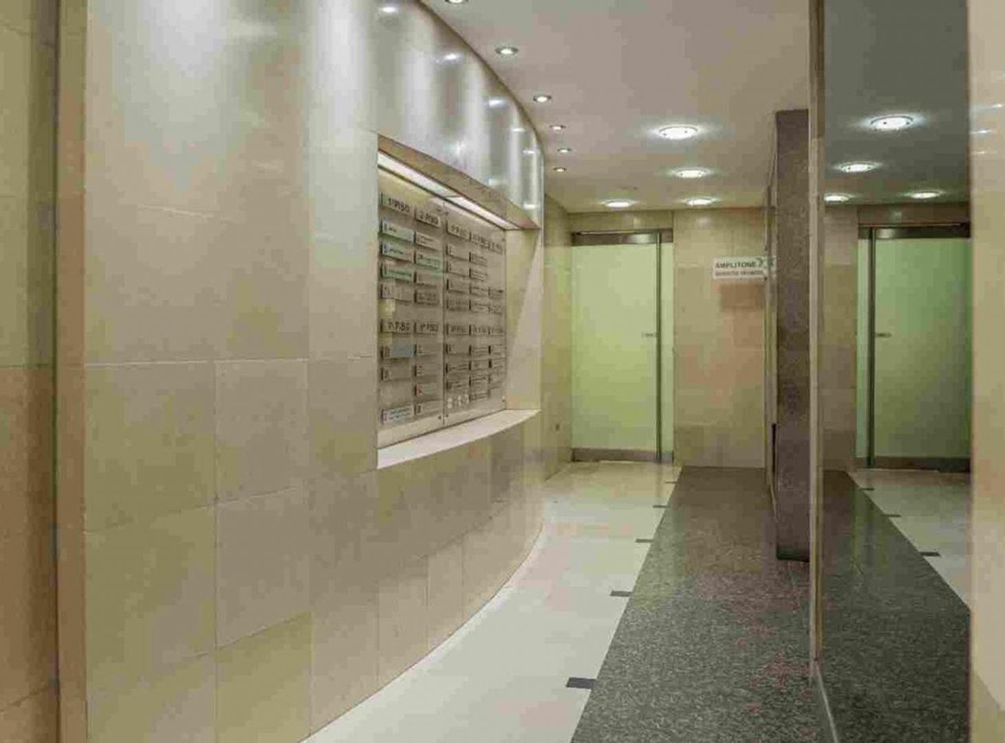 Foto de VENTA OFICINA LUMINOSA APTO EN SAN NICOLÁS, imagen 3