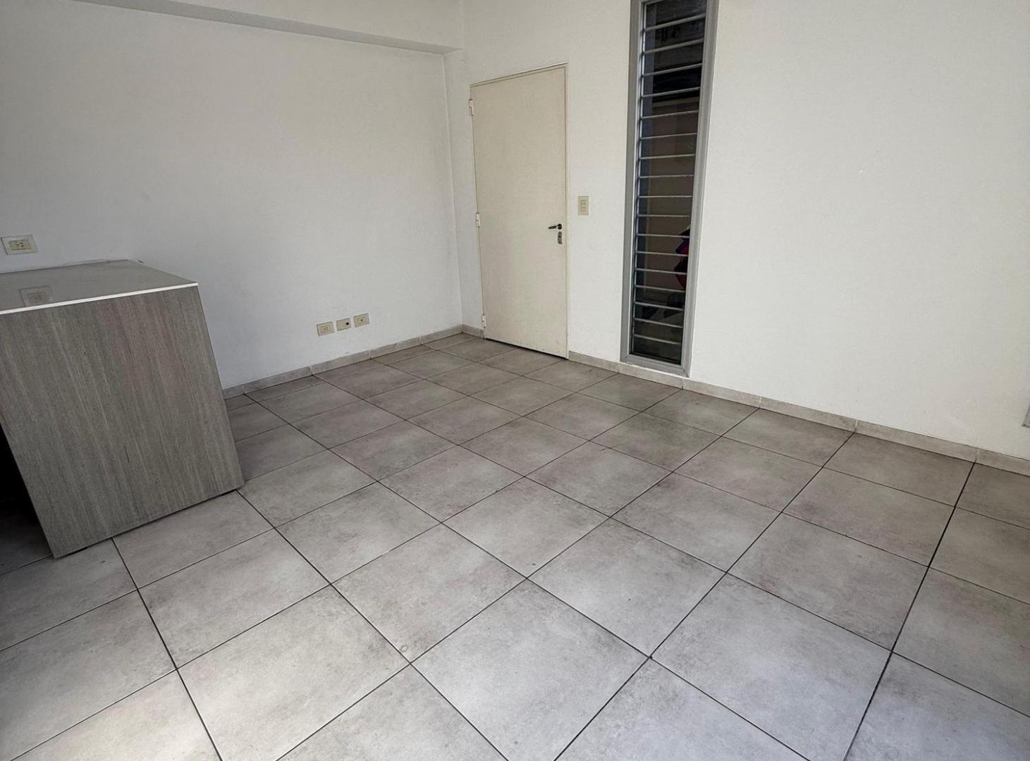 Foto de VENTA DEPARTAMENTO DOS AMBIENTES CASTELAR, imagen 4