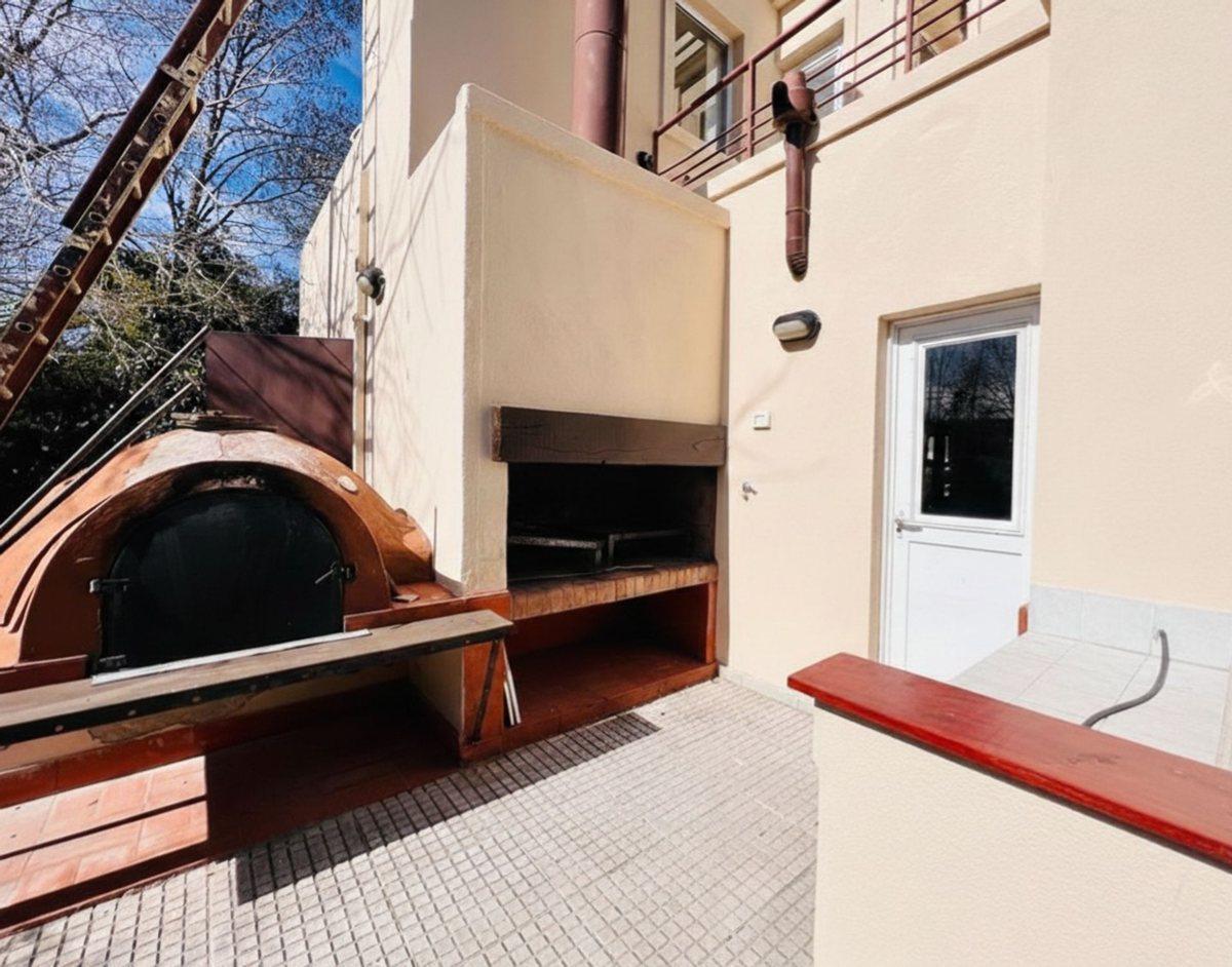 Foto de VENTA CASA PILAR 5 AMBIENTES PERMUTA, imagen 1