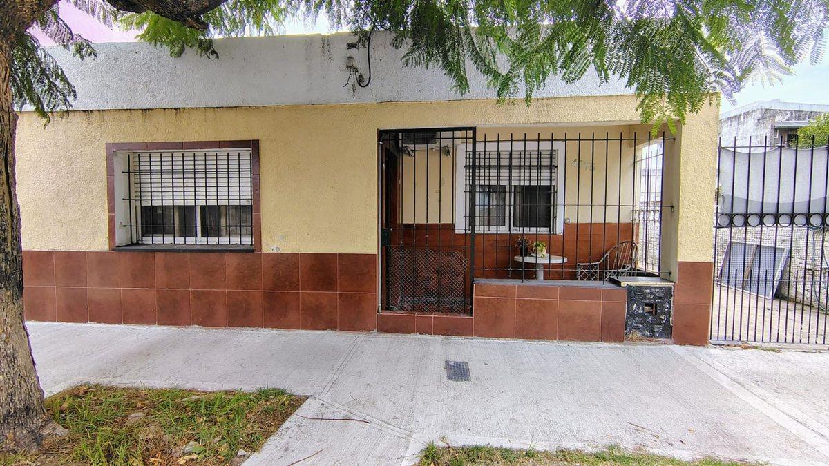 Foto de CASA 4 AMBIENTES + 2° ViIVIENDA de 3 AMB., imagen 2