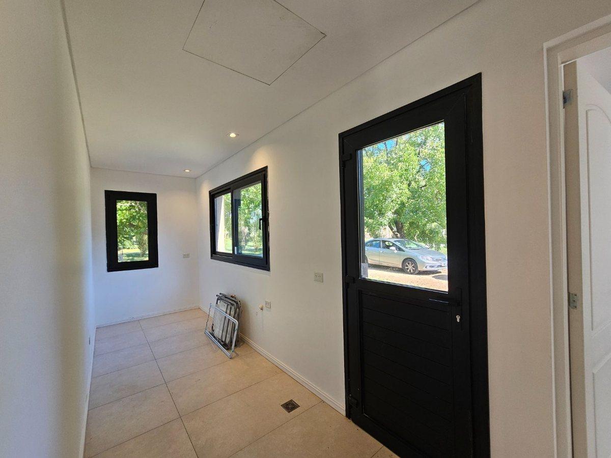 Foto de CASA VENTA Exaltación de la Cruz 5 amb A ESTRENAR, imagen 4