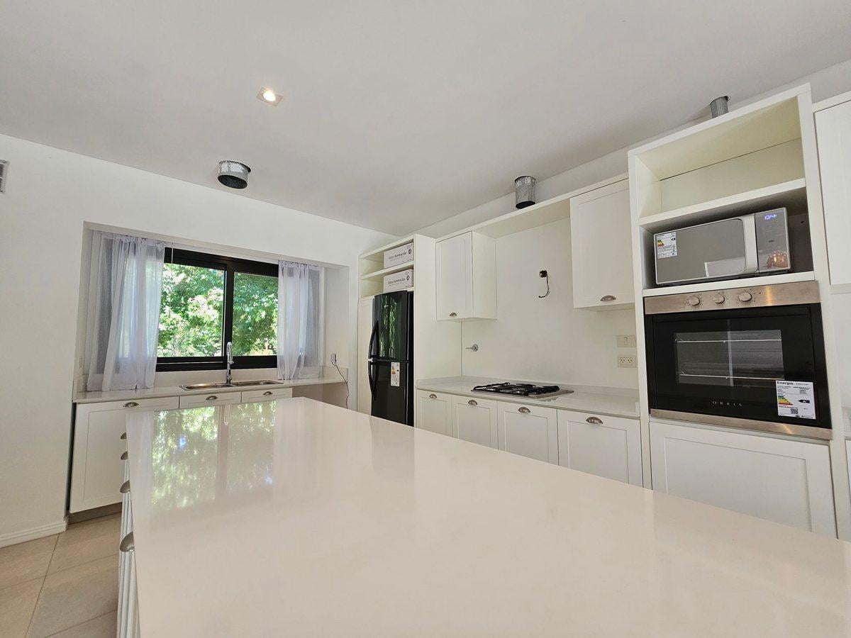 Foto de CASA VENTA Exaltación de la Cruz 5 amb A ESTRENAR, imagen 2