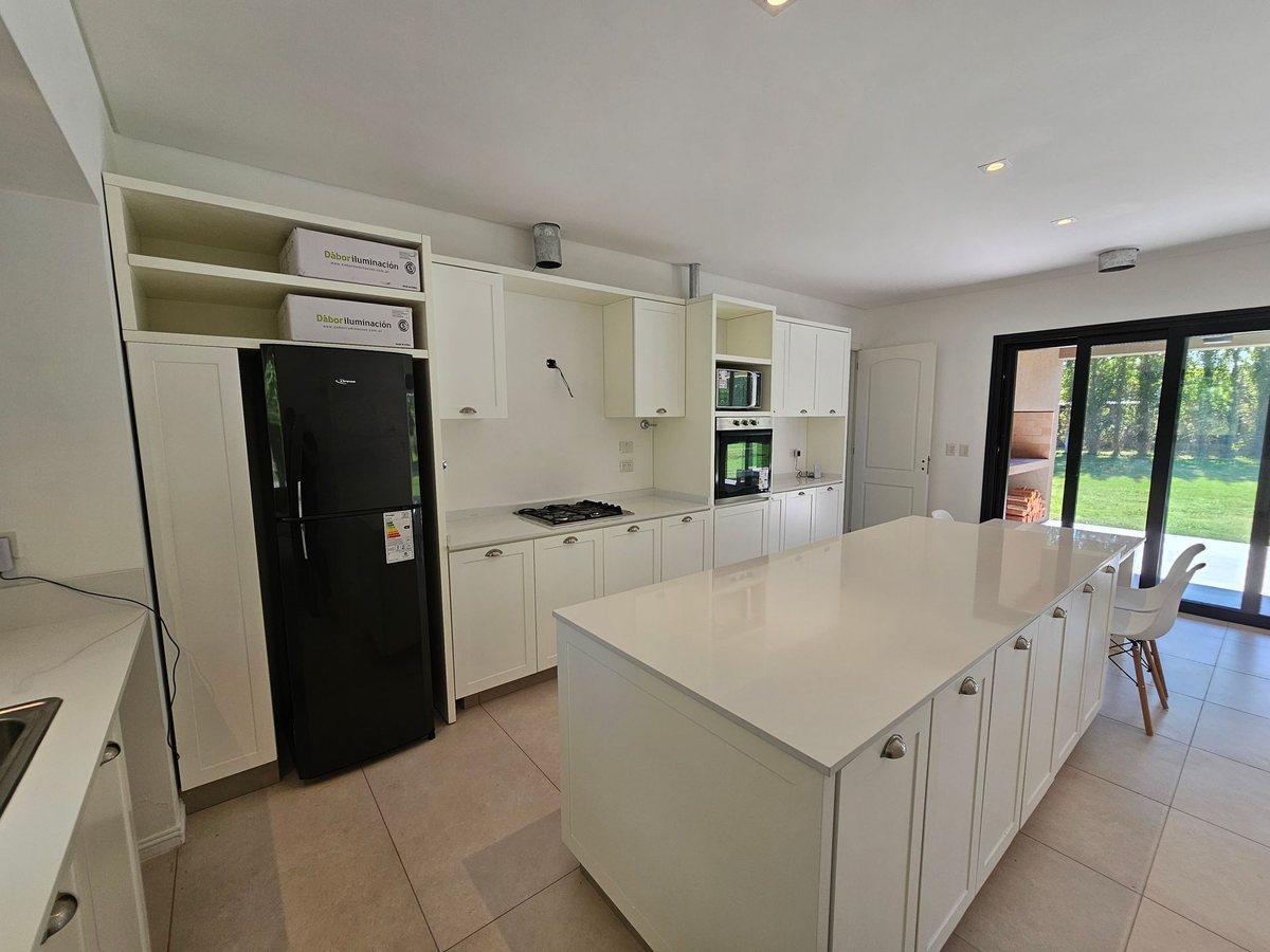 Foto de CASA VENTA Exaltación de la Cruz 5 amb A ESTRENAR, imagen 3