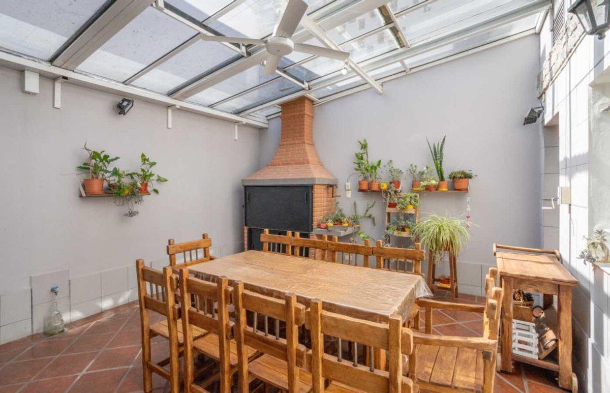 Foto de Casa 5 amb patio/parrilla en venta en Florida Este, imagen 2