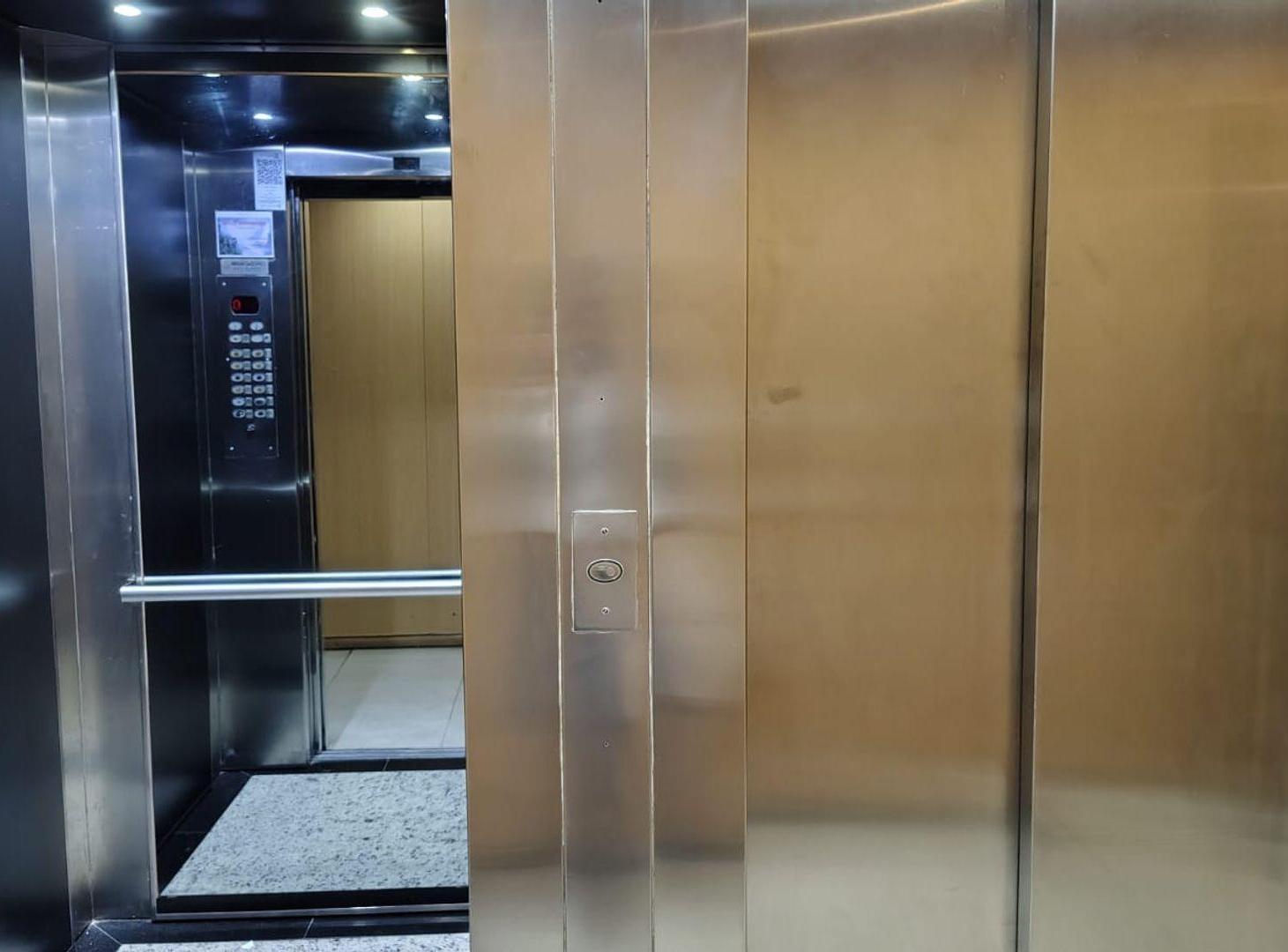 Foto de VENTA DEPARTAMENTO CON COCHERA PILETA RECOLETA, imagen 4