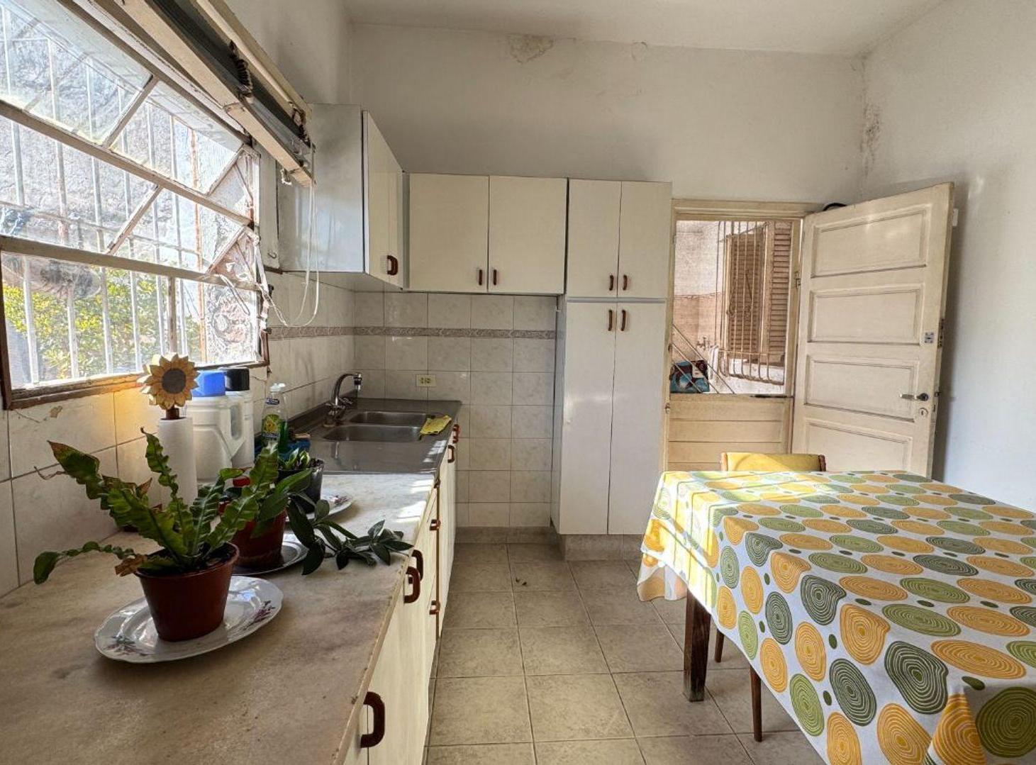 Foto de Casa en venta sobre lote propio de 4 amb + jardin, imagen 1