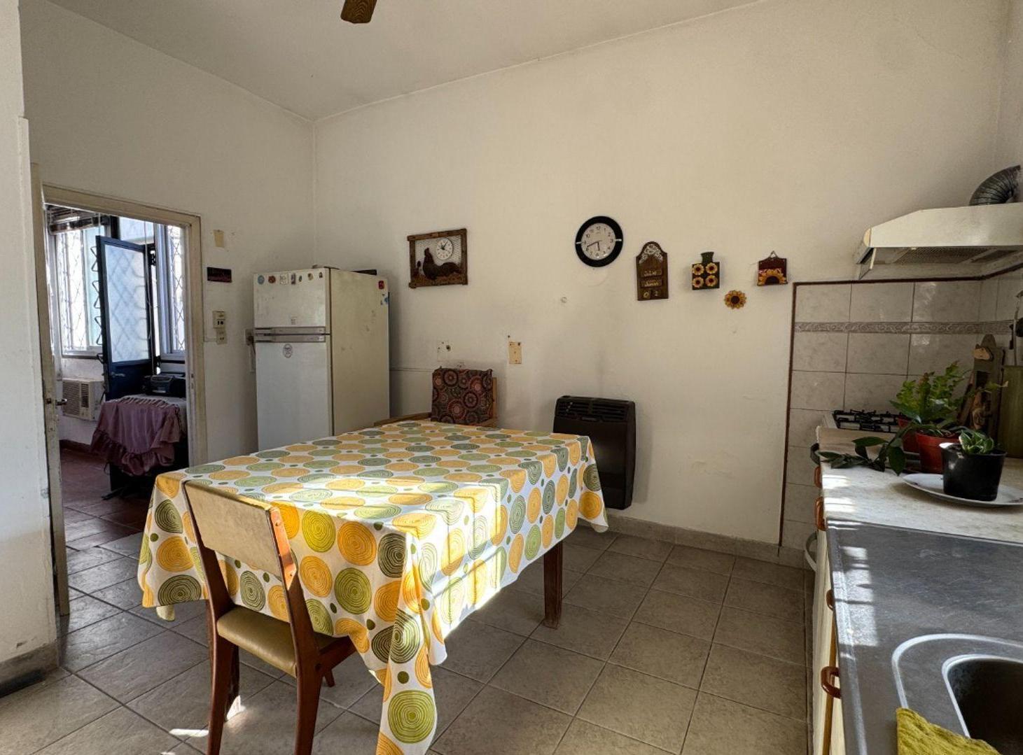 Foto de Casa en venta sobre lote propio de 4 amb + jardin, imagen 4