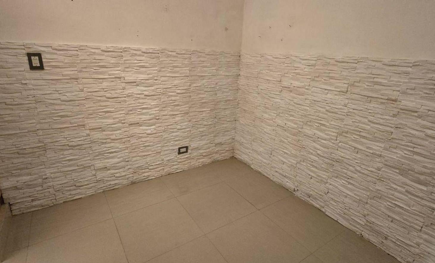 Foto de VENTA PH DOS AMBIENTES Y MEDIO MUNRO OPORTUNIDAD, imagen 4