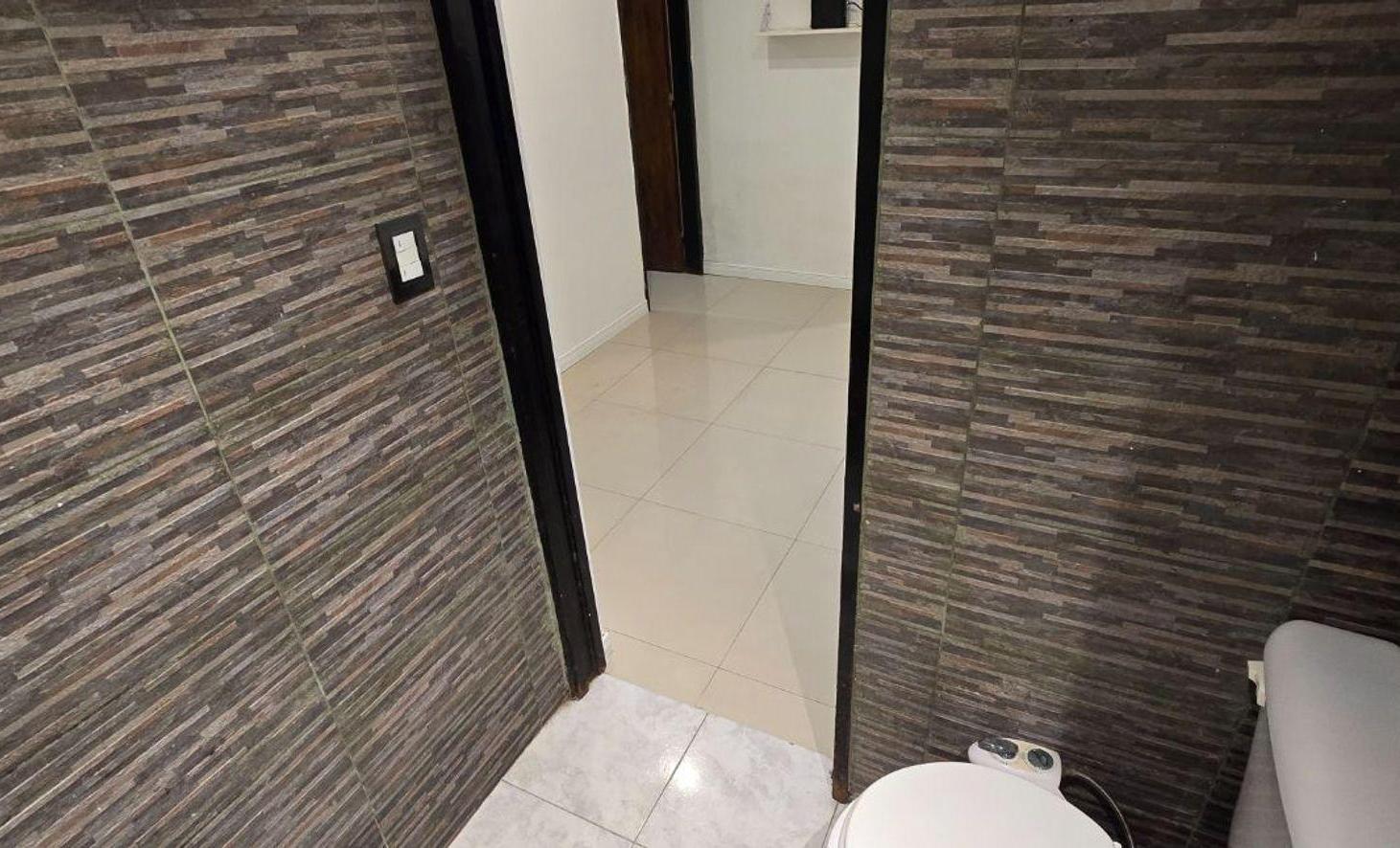 Foto de VENTA PH DOS AMBIENTES Y MEDIO MUNRO OPORTUNIDAD, imagen 5