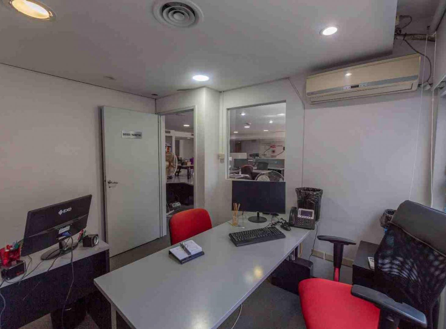 Foto de VENTA DE OFICINA - CABA 480 METROS - OPORTUNIDAD, imagen 1