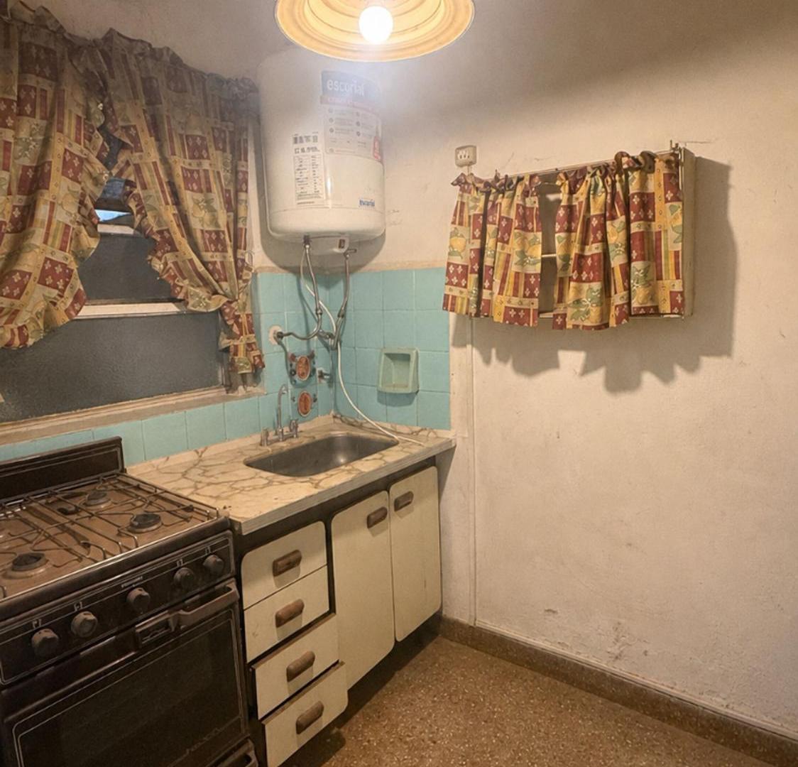 Foto de Venta Depto 2 Amb. c/Patio A refaccionar Caballito, imagen 3