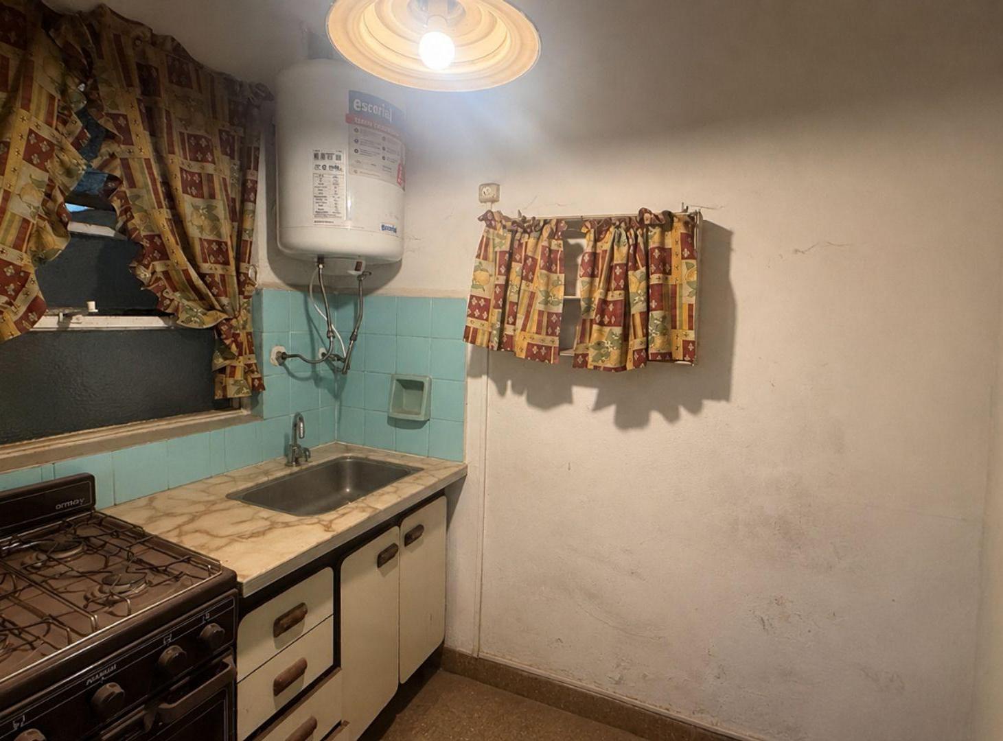 Foto de Venta Depto 2 Amb. c/Patio A refaccionar Caballito, imagen 4