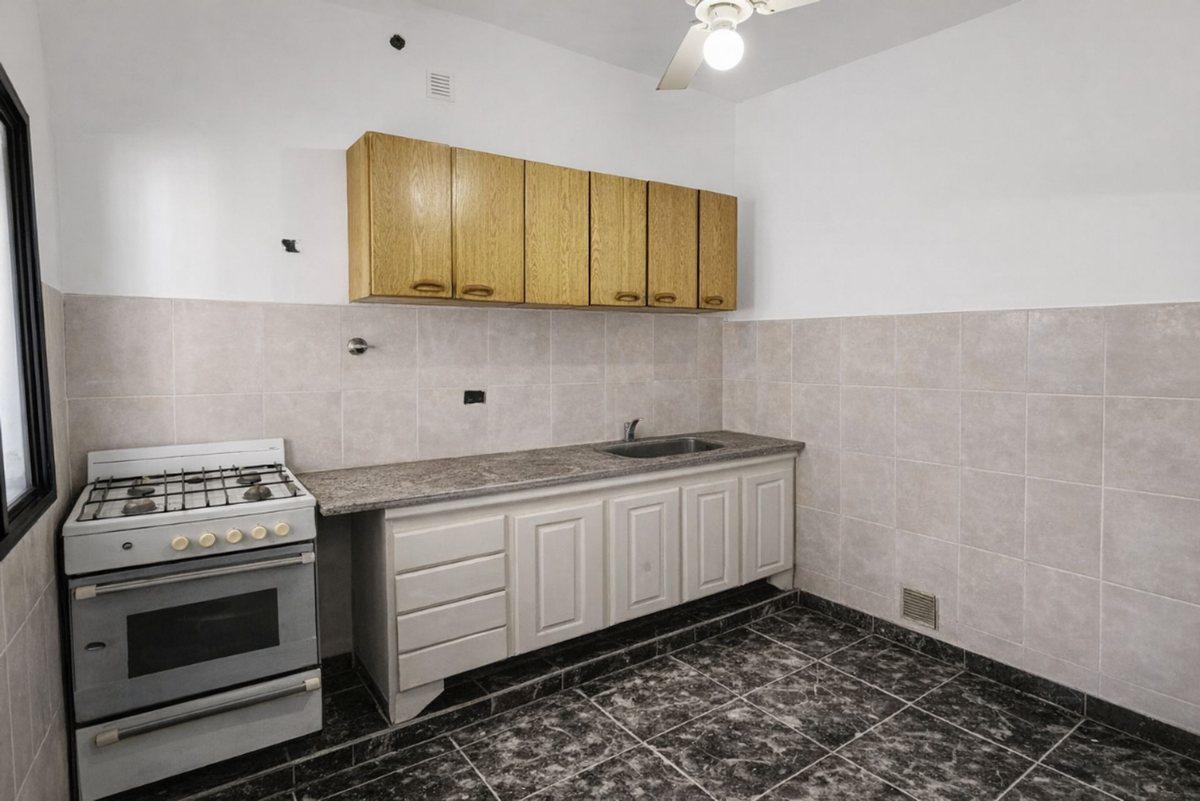Foto de PH EN VENTA EN LANUS ESTE - ACEPTA PERMUTA, imagen 1