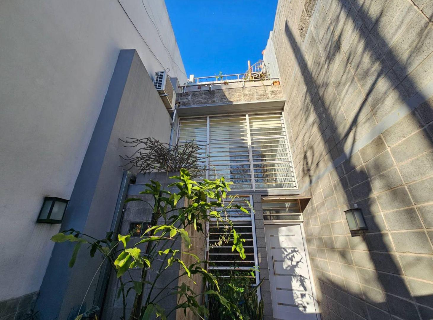 Foto de VENTA TRIPLEX 3 AMB EN VELEZ SARSFIELD, imagen 2