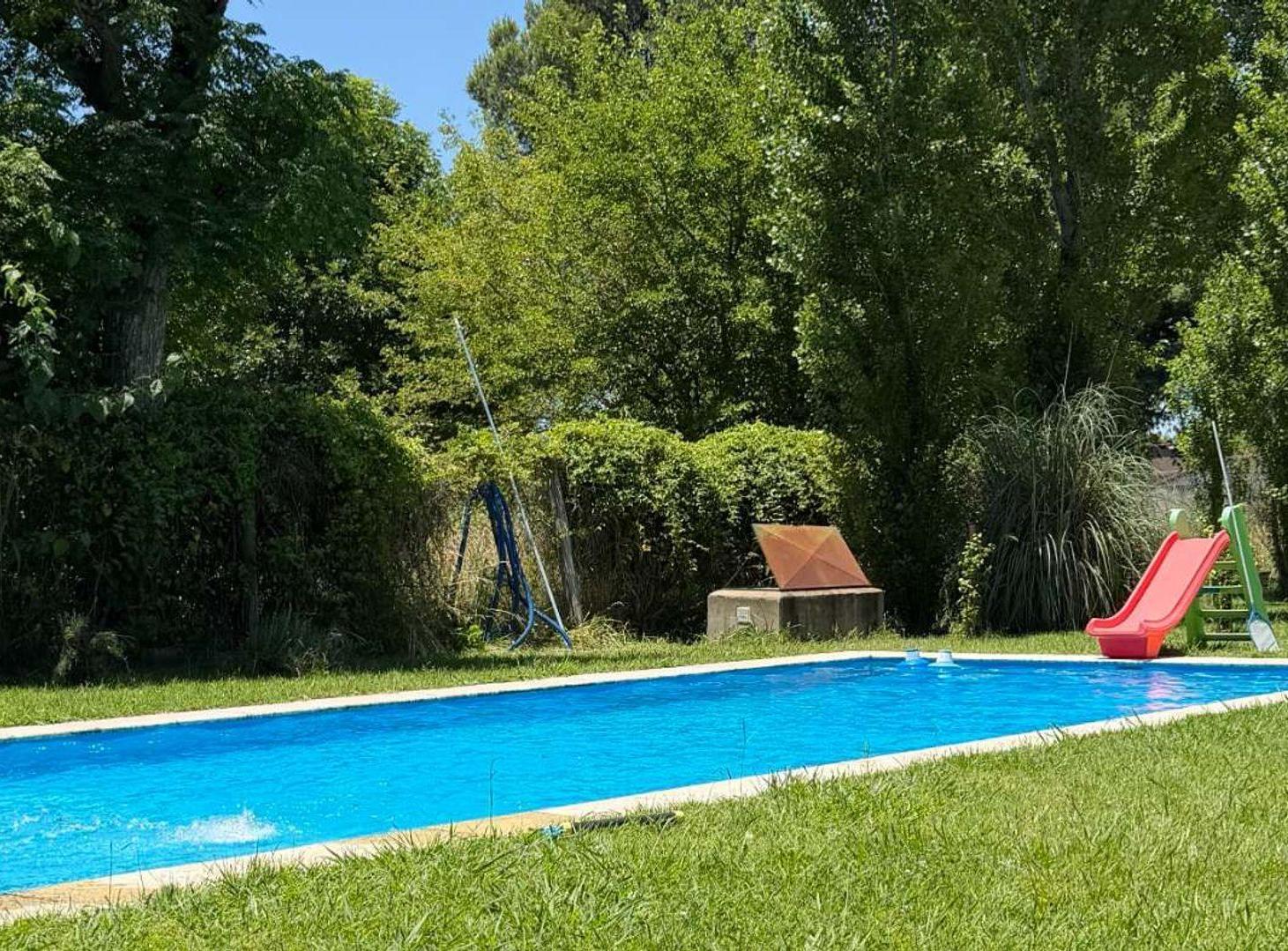 Foto de VENTA CASA 330 M² EN LOTE DE 2.531 M²- PILAR, imagen 2
