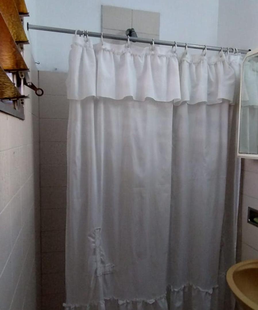 Foto de VENTA CASA 3 AMBIENTES CON COCHERA Y QUINCHO, imagen 1