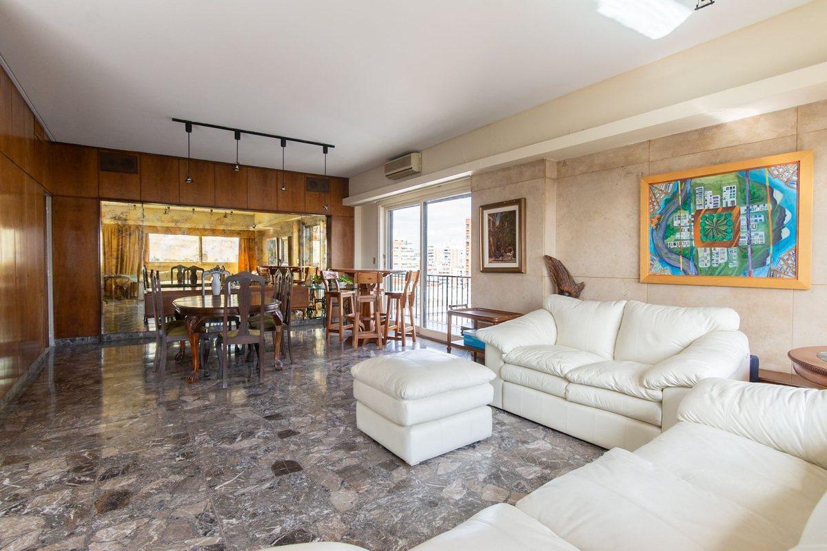 Foto de Barrancas de Belgrano PISO ALTO + JARDIN!!!, imagen 1