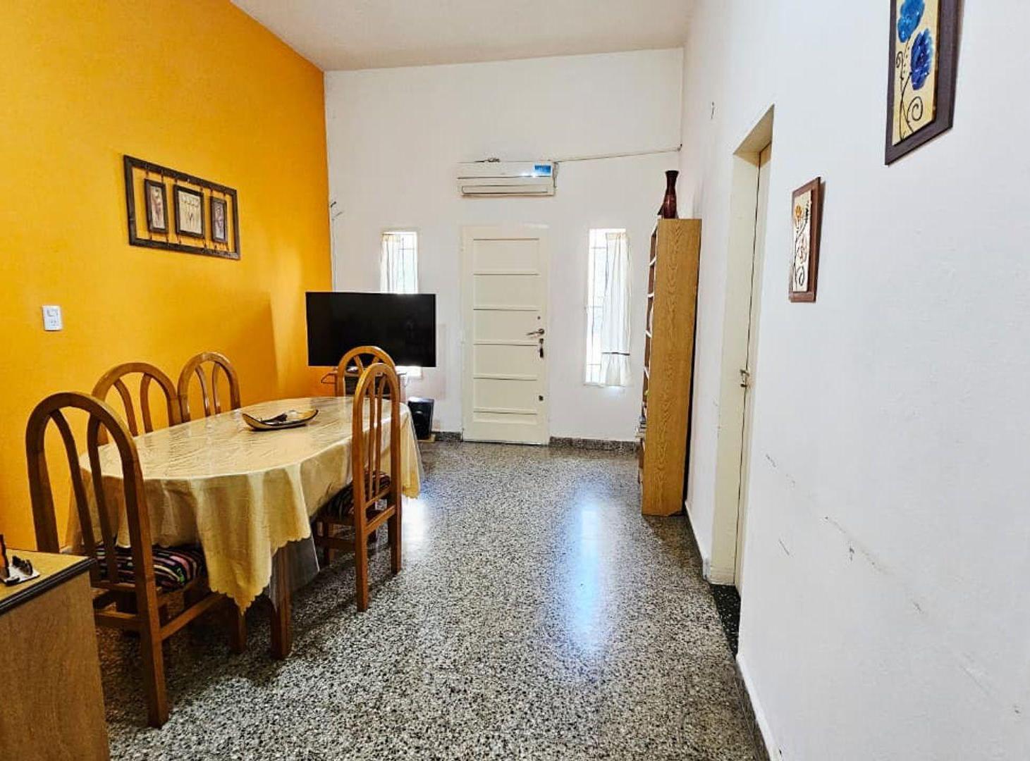 Foto de CASA EN VENTA 4AMB CON COCHERA VILLA BOSCH, imagen 2