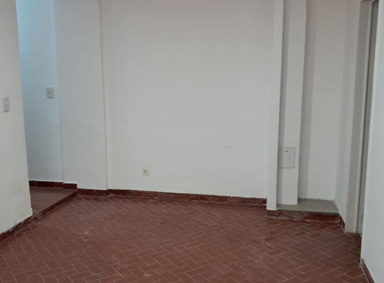 Foto de ALQUlLER: LUMINOSO MONOAMBIENTE EN URQUIZA C/PATIO, imagen 2