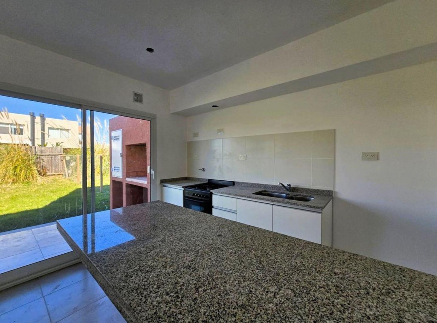 Foto de ALQUILER CASA EN "CASAS DE SANTA ANA", imagen 2