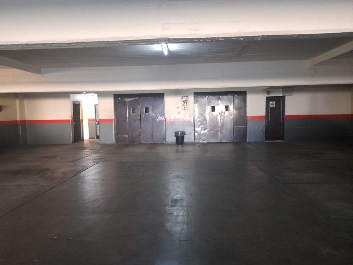 Foto de COCHERA VENTA URIBURU Y CORRIENTES, imagen 2