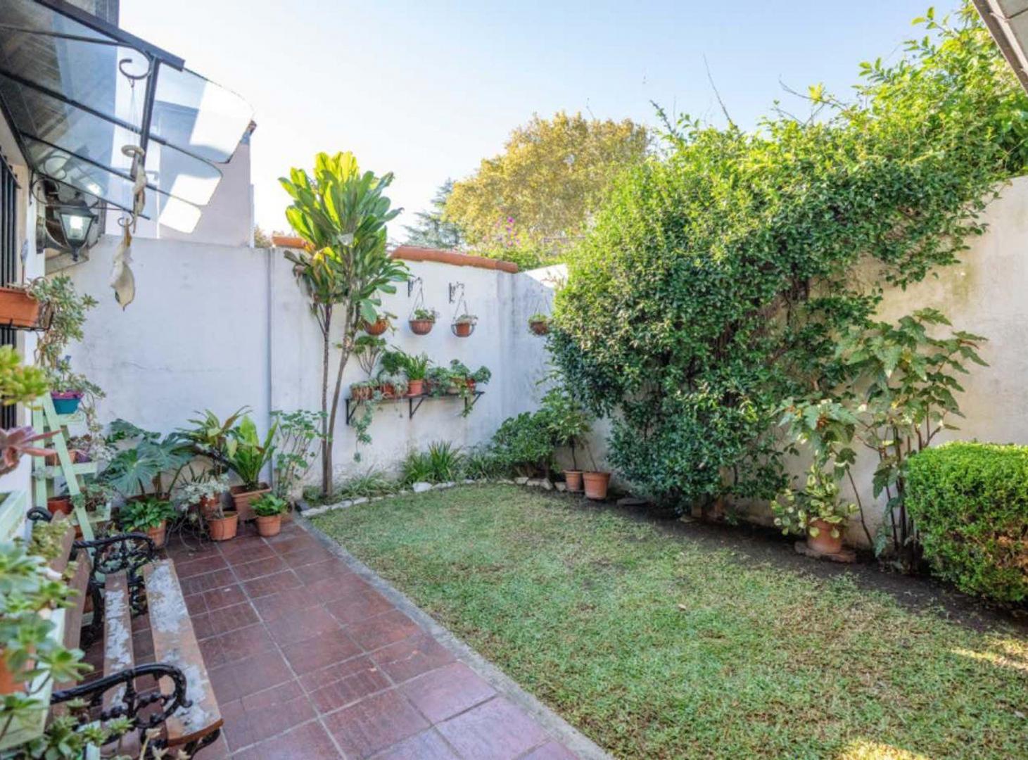 Foto de Casa c/jardin y parrilla en venta en Florida Este, imagen 2