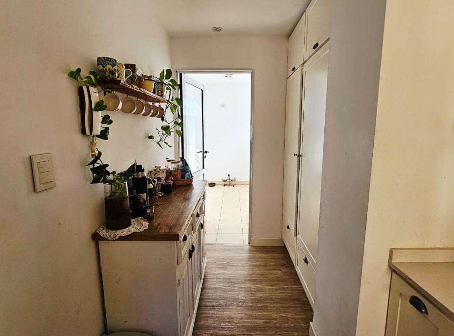 Foto de VENTA 2 AMB CON COCHERA Y TERRAZA. VISTA ABIERTA, imagen 3