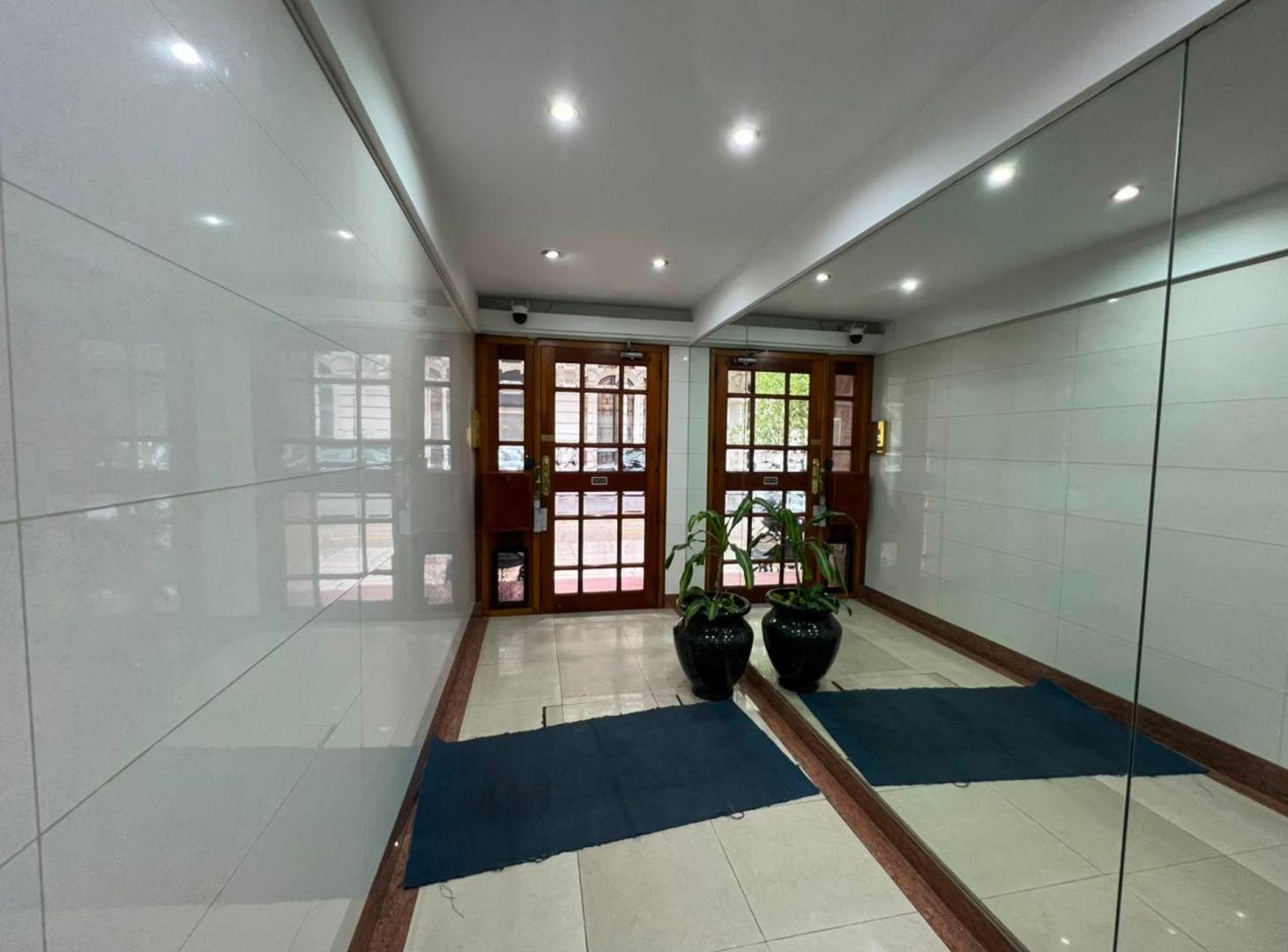 Foto de Venta Depto 2 Amb en Barrio Norte con Balcón, imagen 5