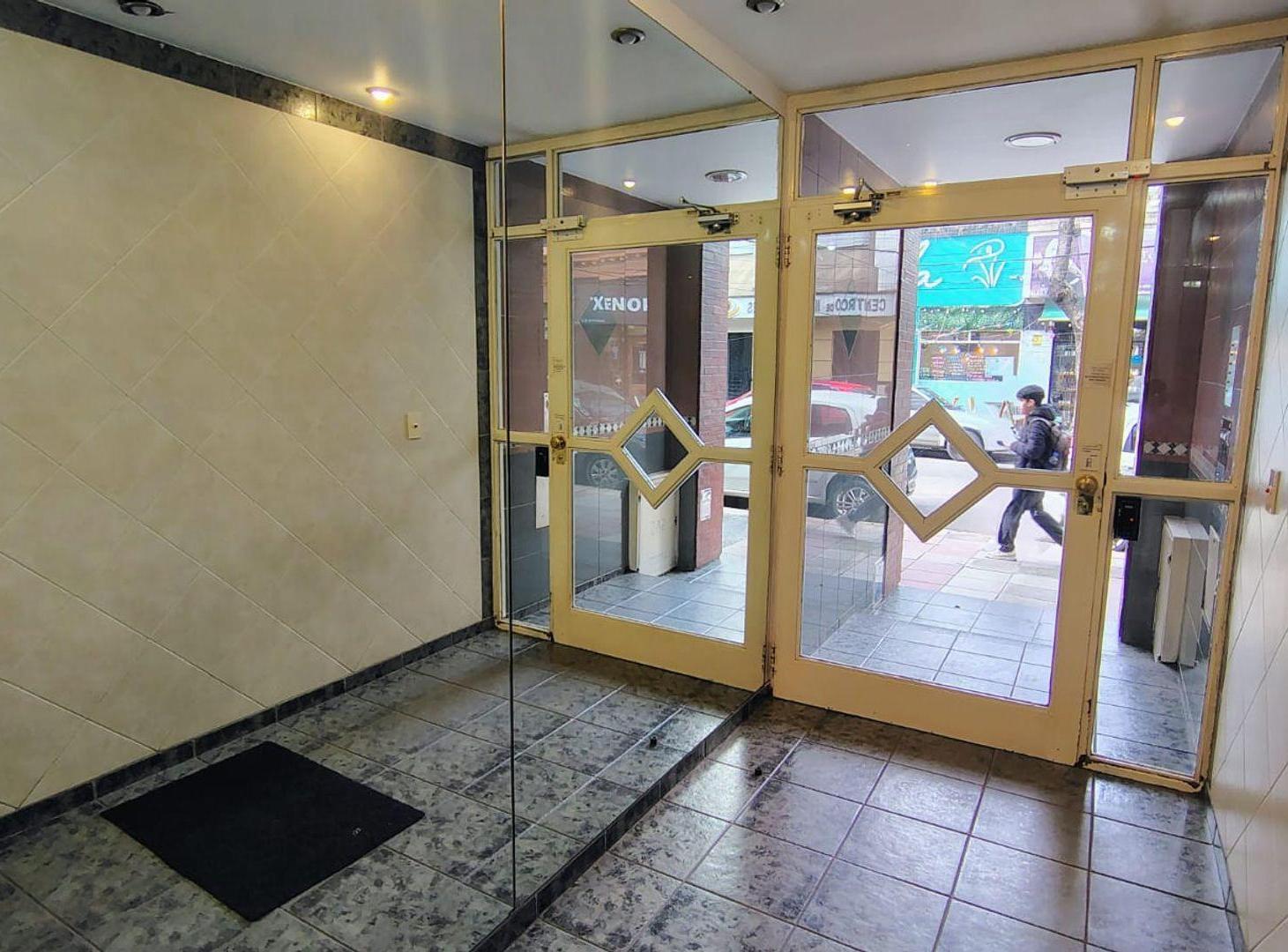 Foto de Venta Dpto. 2 Ambientes con patio, imagen 1