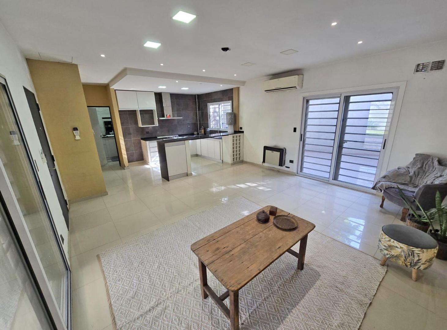 Foto de VENTA CASA 4 AMB 2 BAÑOS EN HURLINGHAM, imagen 4